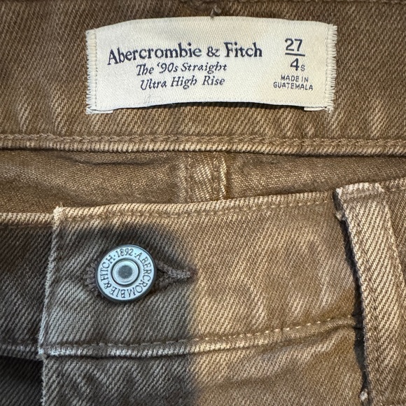 Abercrombie & Fitch 90’s Straight Ultra High Rise Brown Jeans - Picture 3 of 4